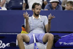 US Open 2025: Medvedev Out in Upset, Djokovic & Sabalenka Advance; Raducanu Returns to Winning Form